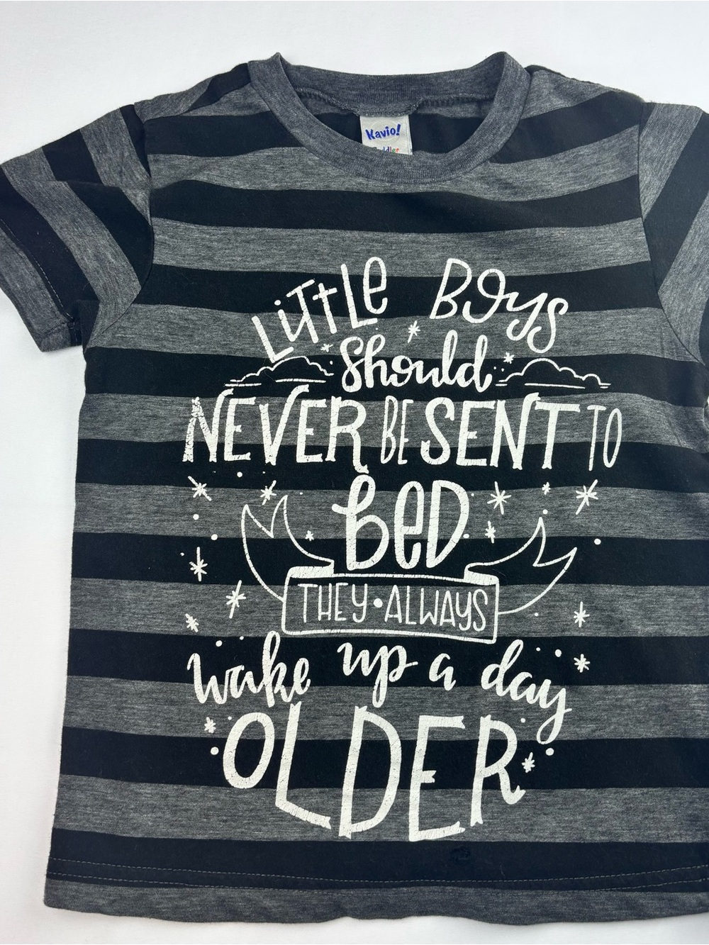 Kavio Graphic Tee | Boys 3T | Gray Stripe Shirt